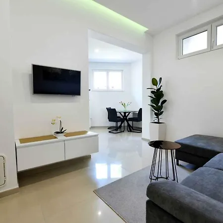 In - Insel Krk 53313 * Malinska